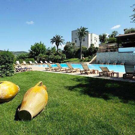 Agriturismo Torre Dei Preti ペスキチ エクステリア 写真