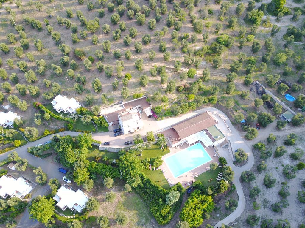 Agriturismo Torre Dei Preti ペスキチ エクステリア 写真