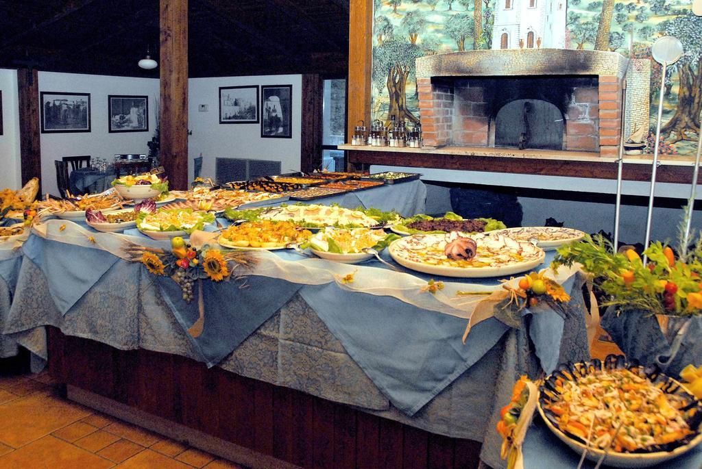 Agriturismo Torre Dei Preti ペスキチ エクステリア 写真